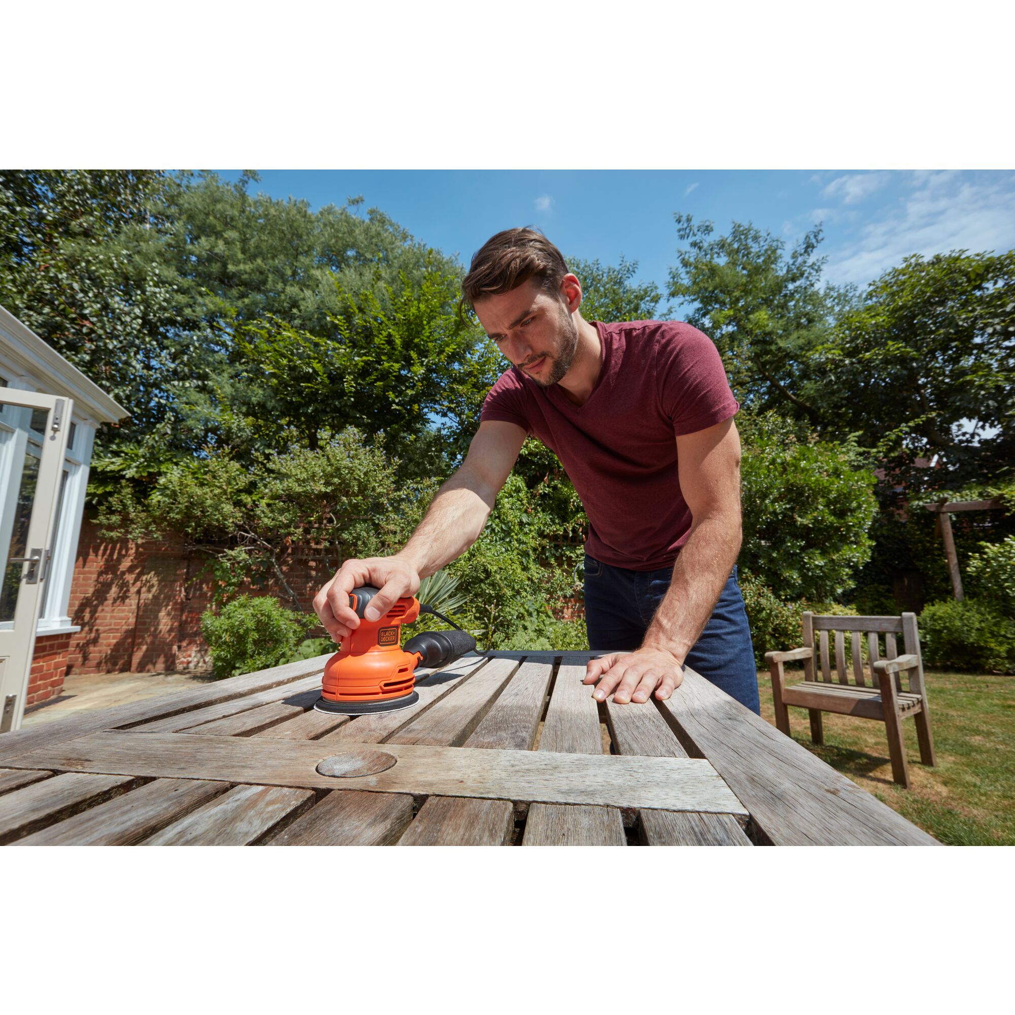 Black & store decker sander