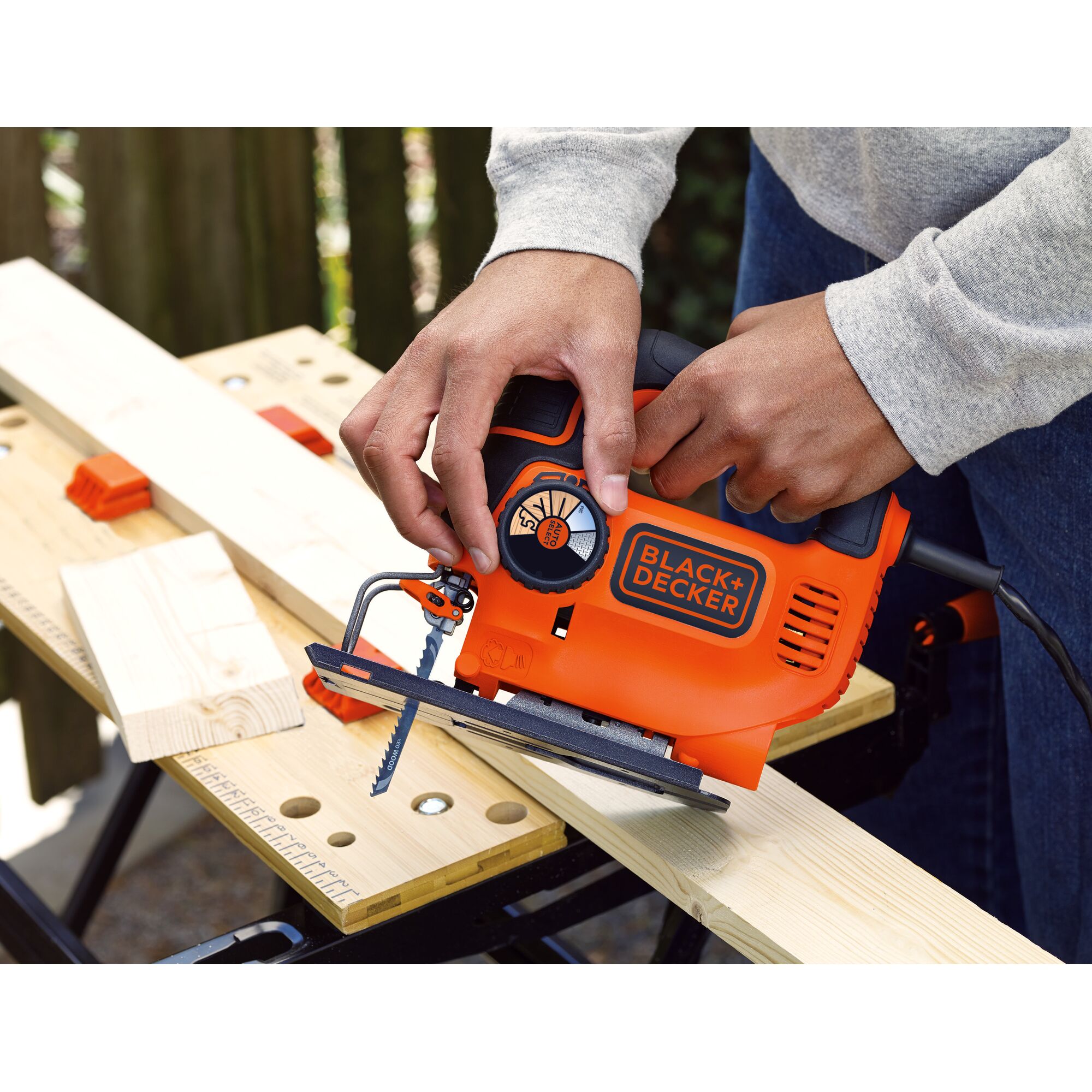 550W AUTOSELECT® Pendeldecoupeerzaag met zaagblad en koffer